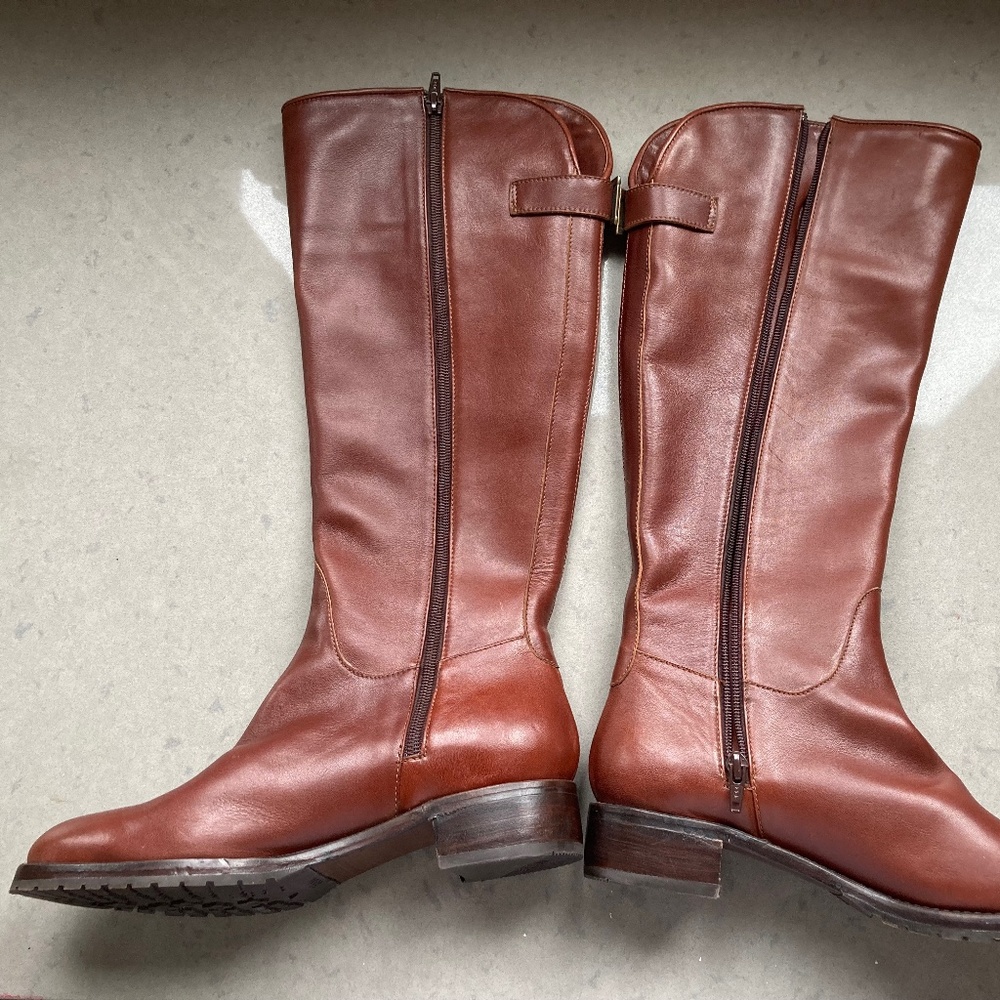 Elegant Brown Heeled Boots - Picture 7 of 12